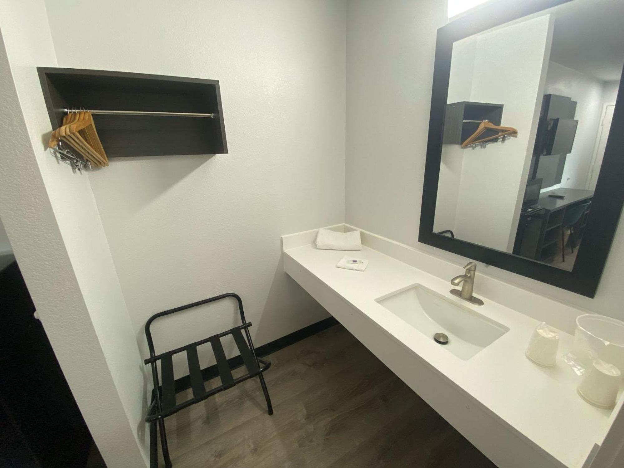 Motel 6-Windsor Locks, Ct - Hartford Экстерьер фото
