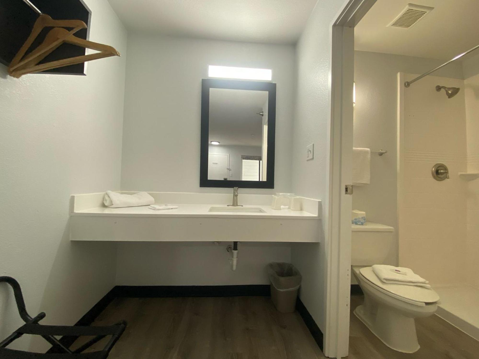 Motel 6-Windsor Locks, Ct - Hartford Экстерьер фото