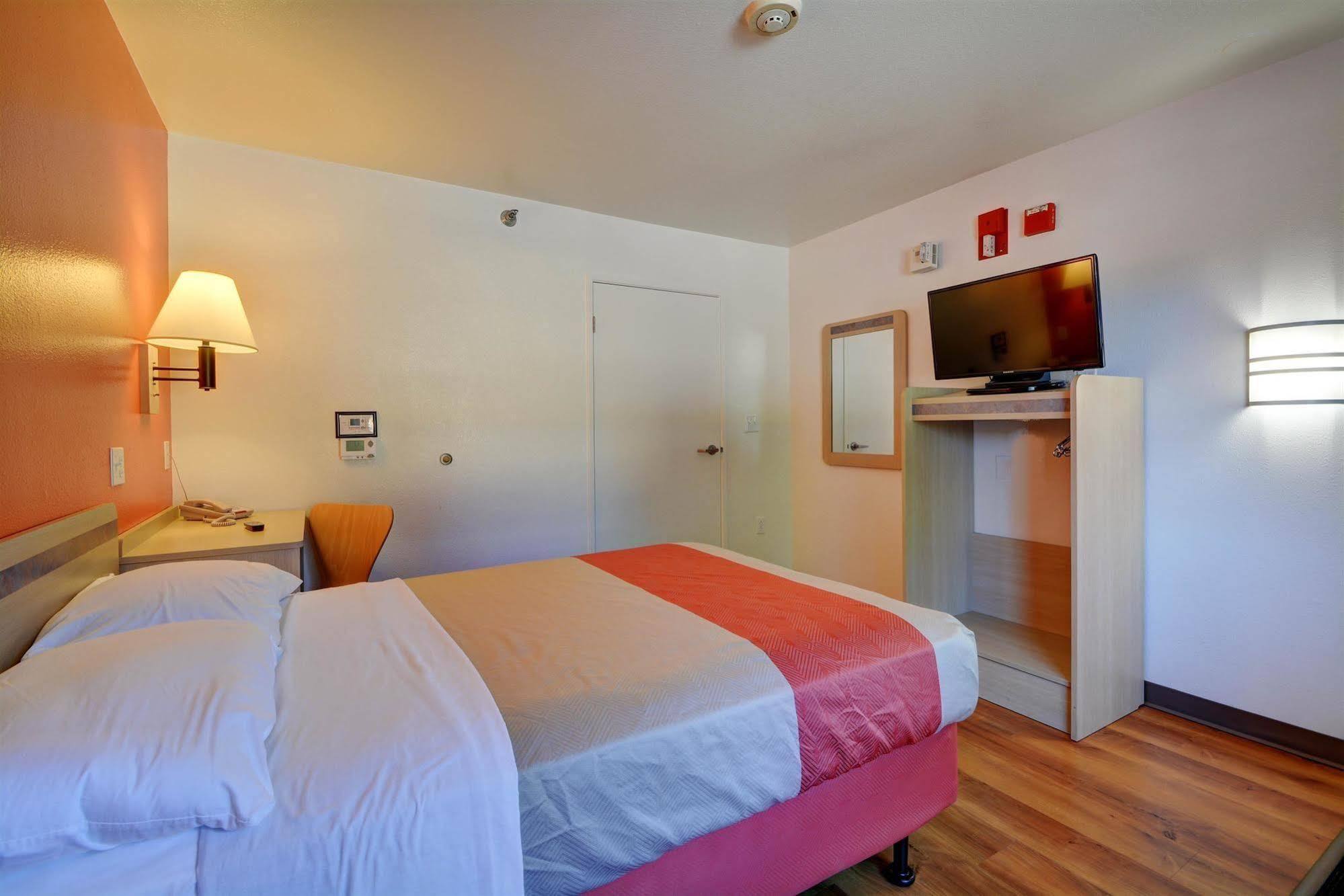Motel 6-Windsor Locks, Ct - Hartford Экстерьер фото