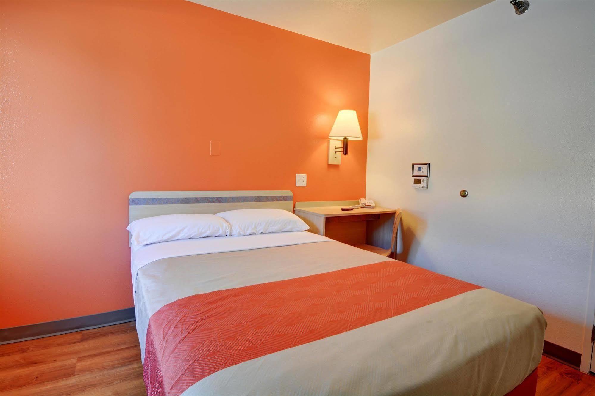 Motel 6-Windsor Locks, Ct - Hartford Экстерьер фото
